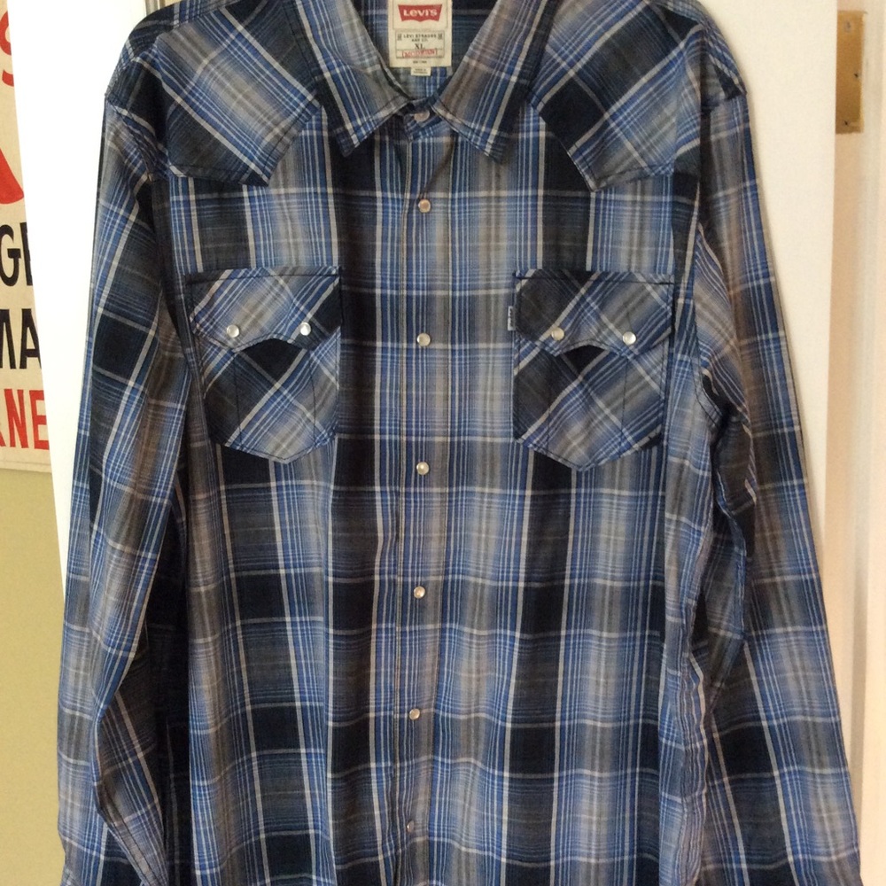 Levi’s Western Shirt w/ snaps + sawtooth pockets
